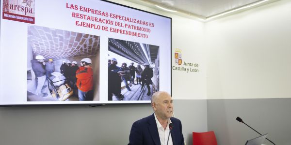 El Presidente de ARESPA, D. Javier Leache Aristu, en un momento de su intervención en la conferencia ARESPA