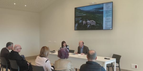 Acto de presentación de la conferencia sobre energías renovables y patrimonio histórico